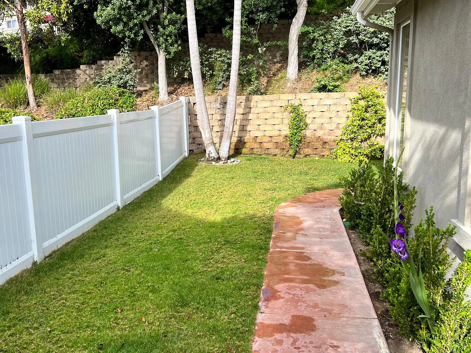 1184 Monterey Pl — Photo 3