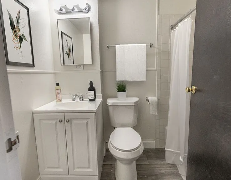 2601 York Ave — Photo 52
