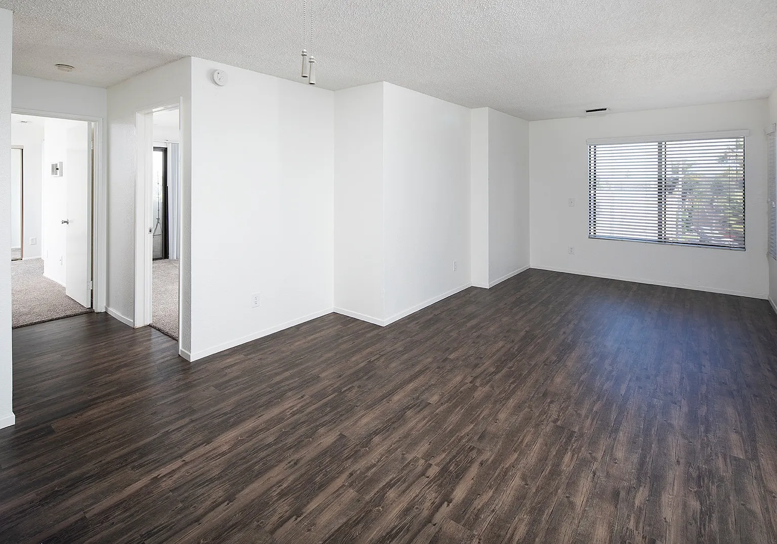 Villa Temecula Apartments — Photo 1