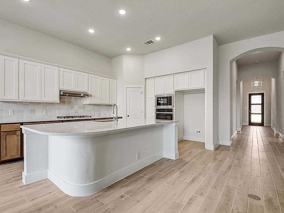 2nd image of 2909 Edinburgh Park