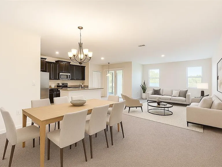 2037 Lake Side Ave — Photo 4
