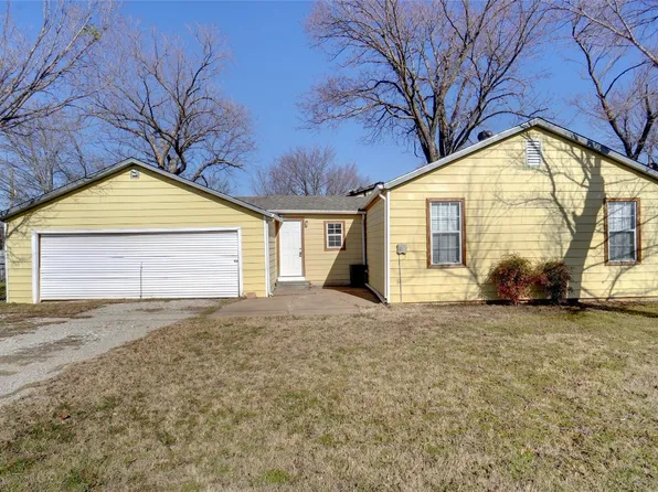 901 Ronald St, White Settlement, TX 76108