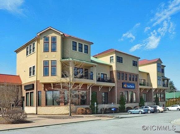 1st image of 475K S Church St