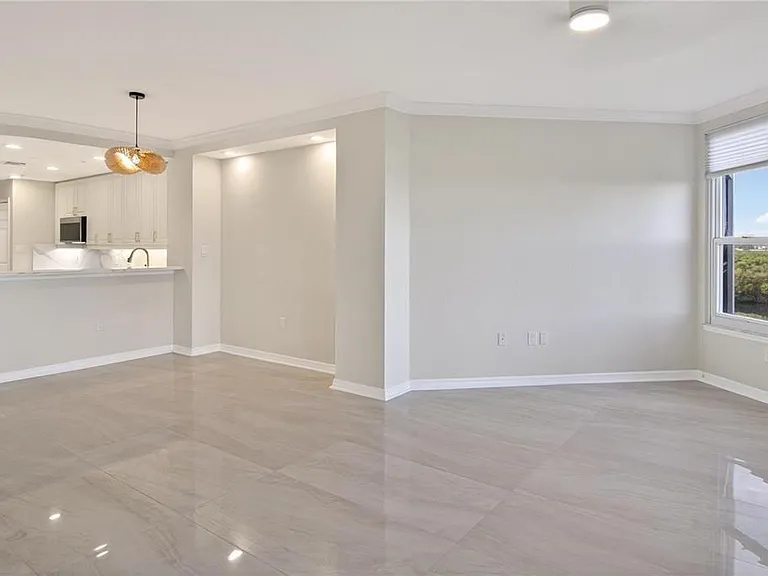 5430 Eagles Point Cir #202 — Photo 17