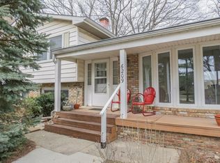 6209 Winans Dr, Brighton, MI 48116