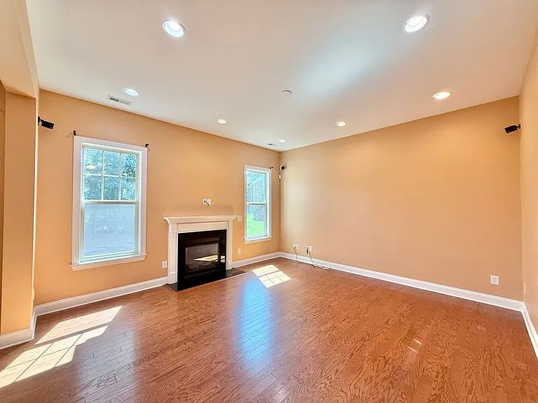 1140 Litchborough Way — Photo 12