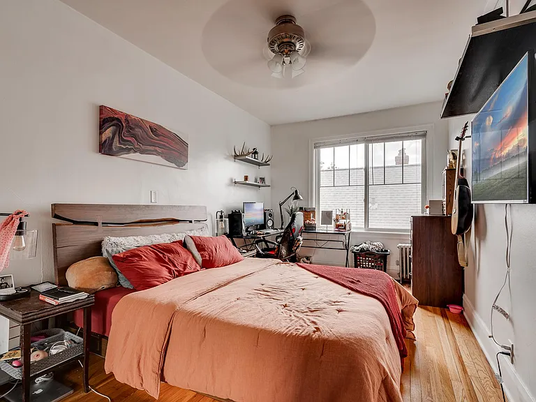 2517 Bryant Ave S #300 — Photo 5
