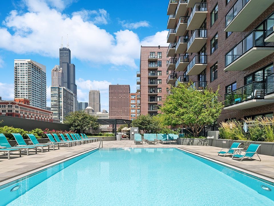 Lofts_amenity_pool