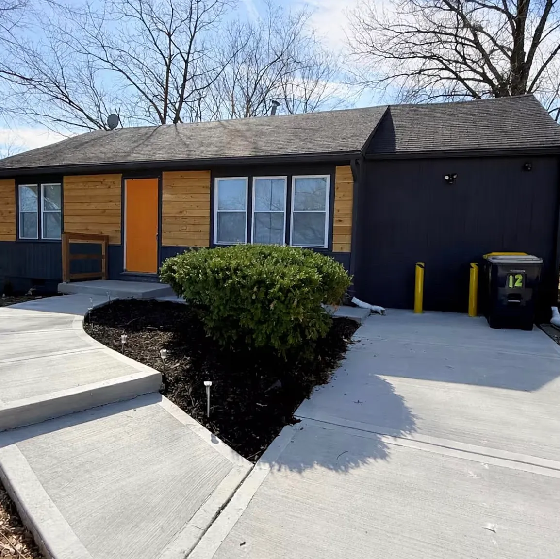 3 bed, 1211 sqft, $1,499 — Photo 1