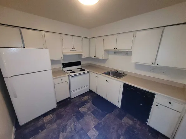 7674-7688 W Wabash Ct, Milwaukee, WI 53223