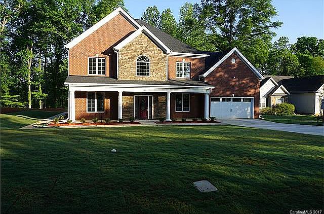 1st image of 137 Breezewood Dr