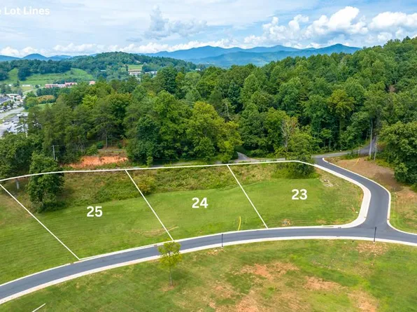 24 Scenic Ridge Cir, Franklin, NC 28734