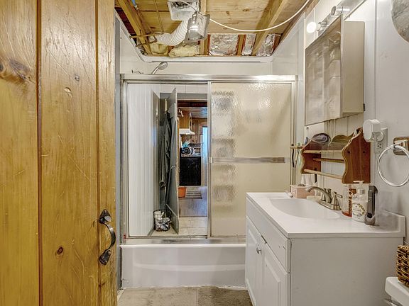 5th image of 146 Hemingway Road