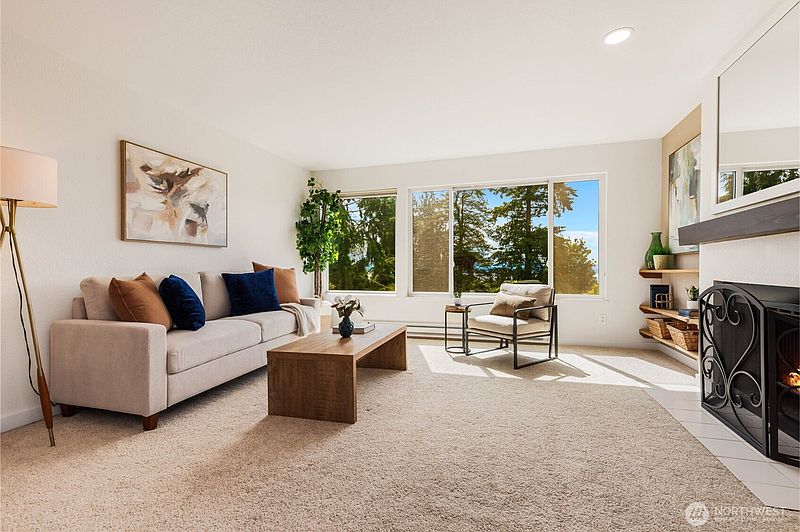 4th image of 215 N 120th Street #301