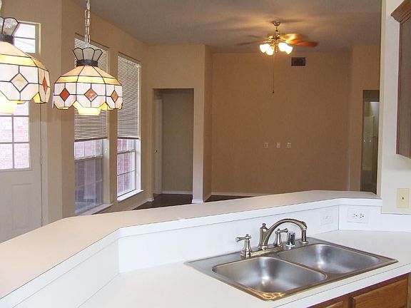 4th image of 1412 Anchor Dr
