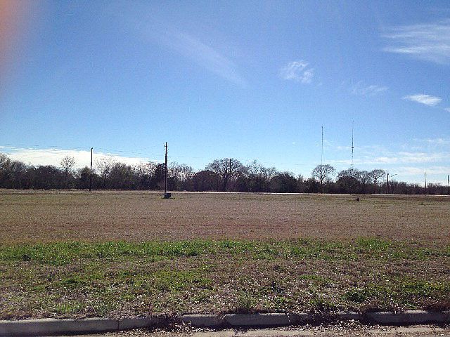 1st image of 824 2nd St