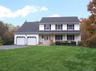 96 Helme Ave, Miller Place, NY 11764