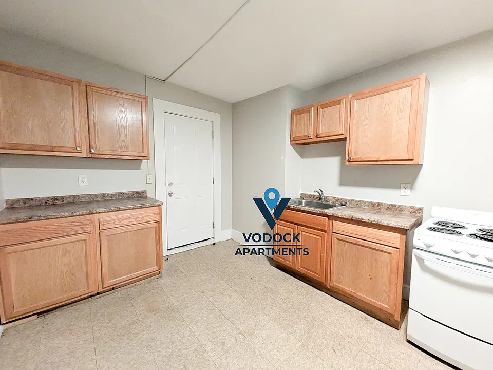529 Union St #2L