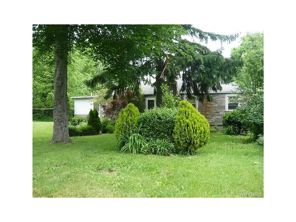 1635 Lake Rd photo 1