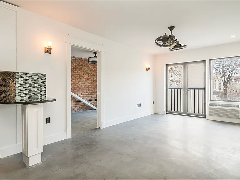 149 Wythe Ave #302 — Photo 2