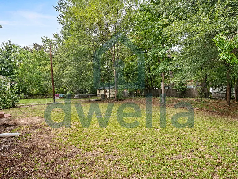 451 Loring Dr — Photo 24