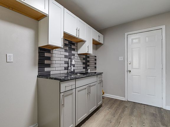 4th image of 1901 Whitcomb St #1909-4
