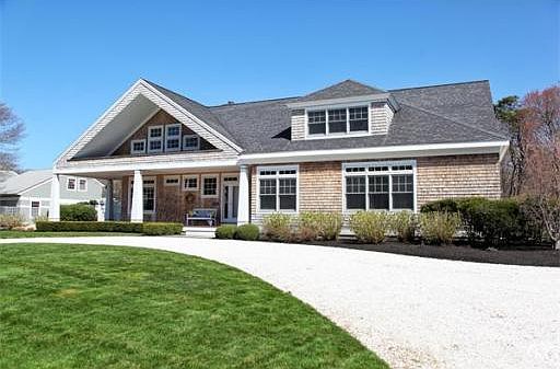 1st image of 434 Menauhant Rd