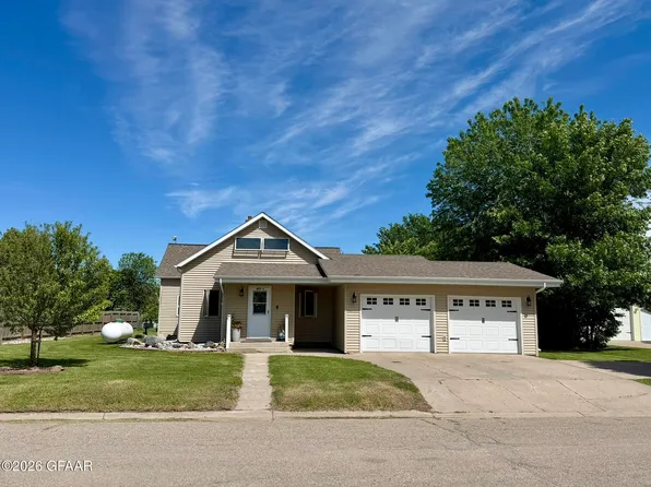 403 S Park St, Northwood, ND 58267