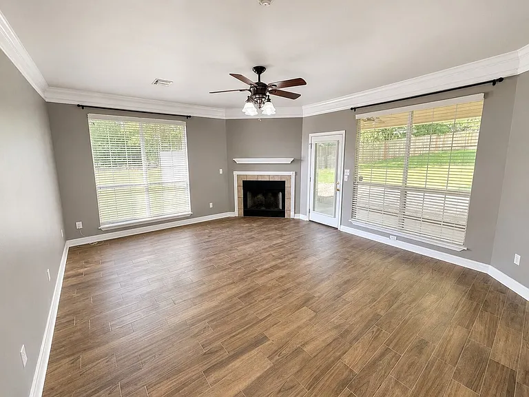 4806 Putters Ln — Photo 2