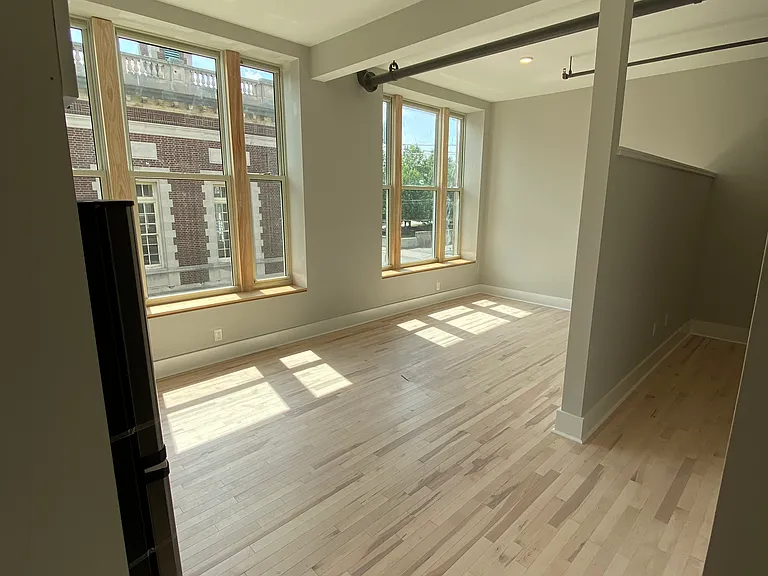 5 Washington St #204 — Photo 2