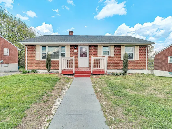 5223 Victoria St NW, Roanoke, VA 24017