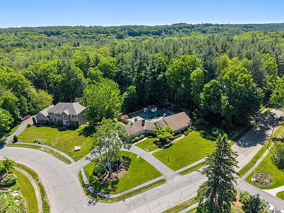 2nd image of 37 Driftwood Dr