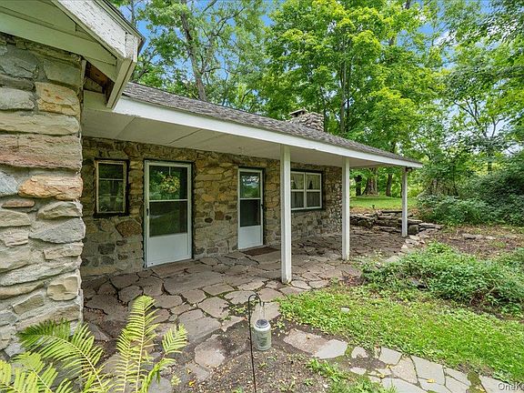 2nd image of 112 Onderdonk Road