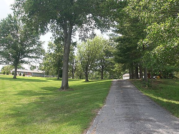 Second drive to pole-barns 