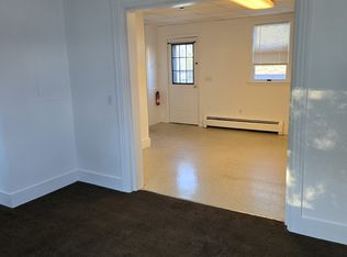 1543 Mendon Rd #2R, Cumberland, RI 02864