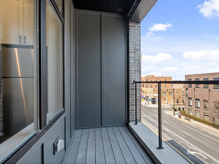 1839 W Irving Park Rd #3F — Photo 14