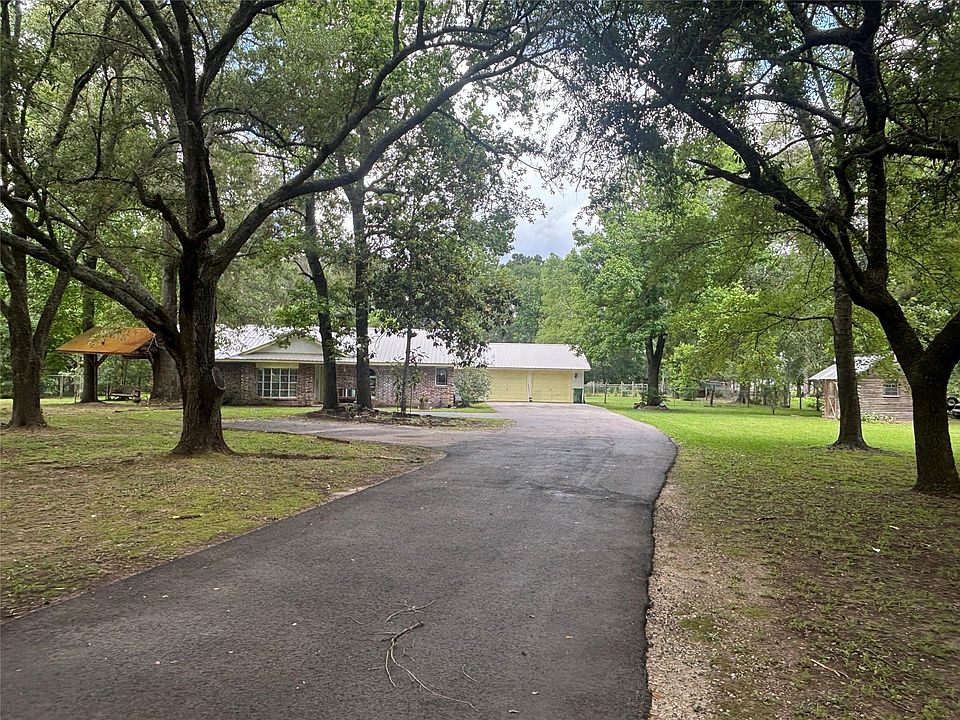 1st image of 2 Magnolia Ln