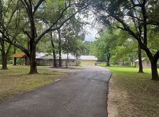 2 Magnolia Ln, Huffman, TX 77336