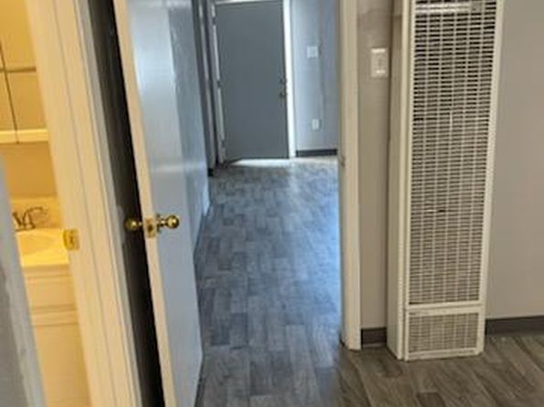 131 General Arnold St NE APT 4