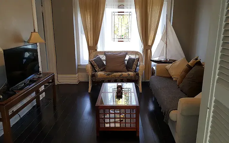1848 N Hoyne Ave #2F — Photo 3