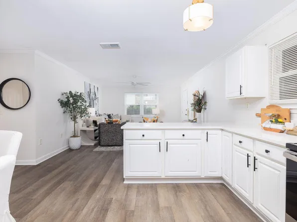 415 Parkdale Dr APT 2F, Charleston, SC 29414