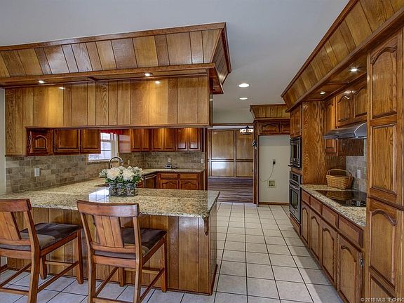 5th image of 10027 S Rosewood Dr