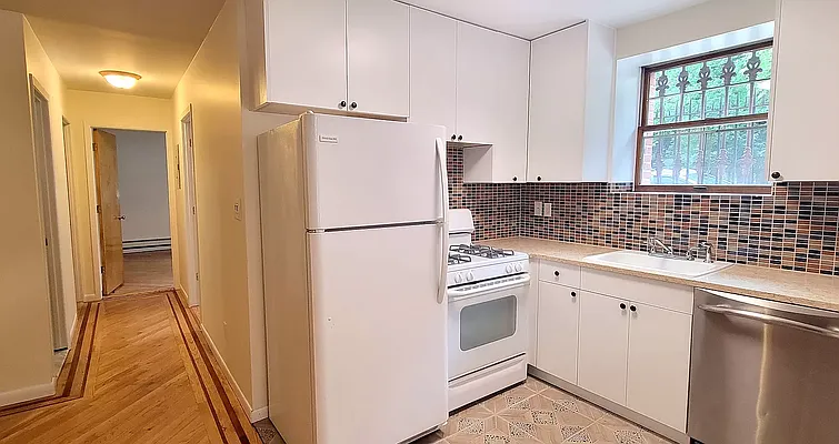 Rented by Fifth & Forever LLC | media 17