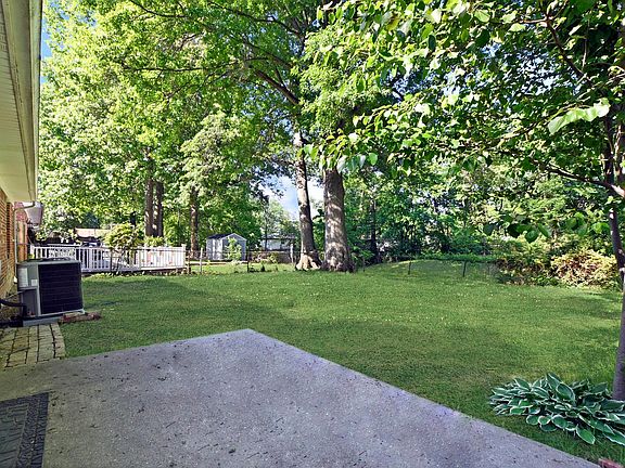 3rd image of 8212 Candleglow Ln