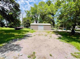 5087 Murray St, Sesser, IL 62884