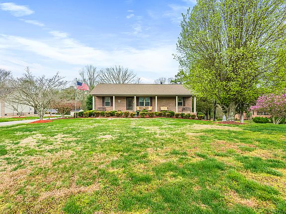 3rd image of 3039 Eagle Dr