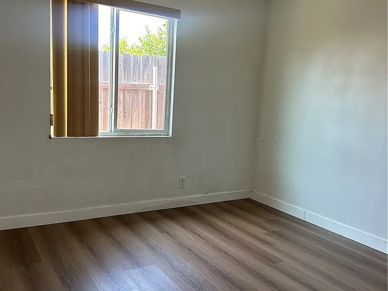 3297 Tenaya Ave — Photo 5
