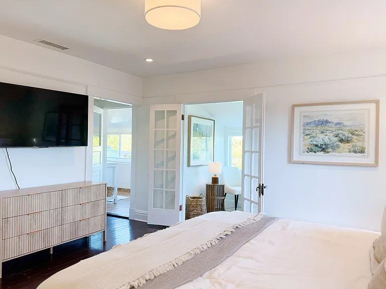 426 E Valerio St — Photo 16