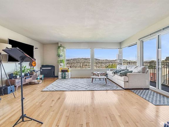4th image of 1030 De Haro St #1026
