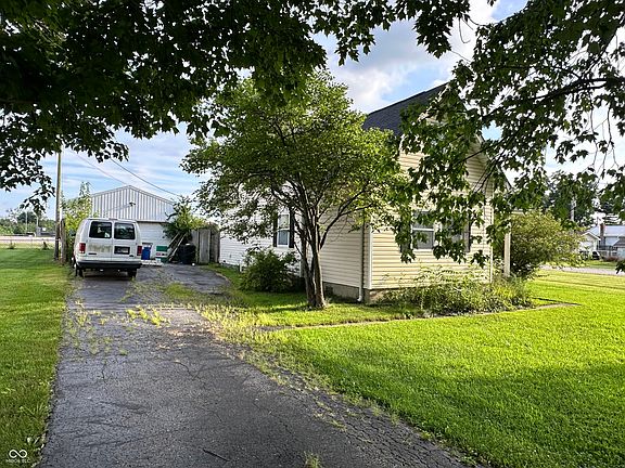 5th image of 277 E Main St